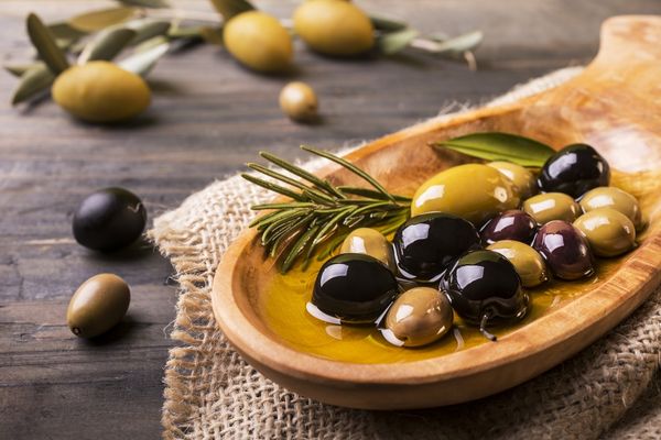 Benefits of 7 olives and 1 fig 
